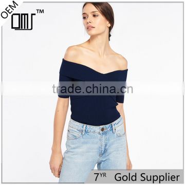 Elasticated knit crossover shape V-neck short sleeves strapless tank