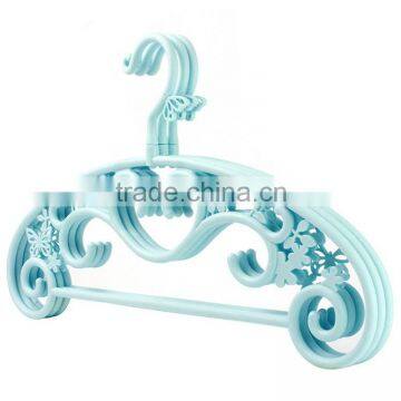 Beautiful Butterfly Shape Plastic Rotating Clothes Hanger photo-4