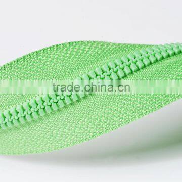 5# O/E Thin-teeth Plastic Molded Zipper or Zips photo-3