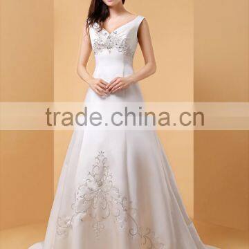 V-neck Lace Tulle with Beading Flower Lace wedding dress Shoulder-straps bridal gown P055