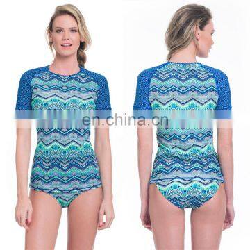 Women UV protection swimwear short sleeve high neck compression subliamated rash guard with contrast sleeves