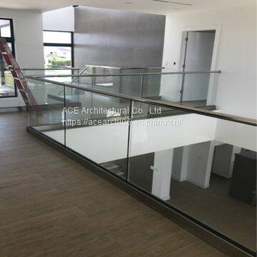 Glass Rail Simple Deck Railing in Aluminum Base Shoe Design photo-2