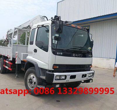 Isuzu Brand 4*2 LHD FVR 6.3T telescopic crane boom mounted on truck for sale