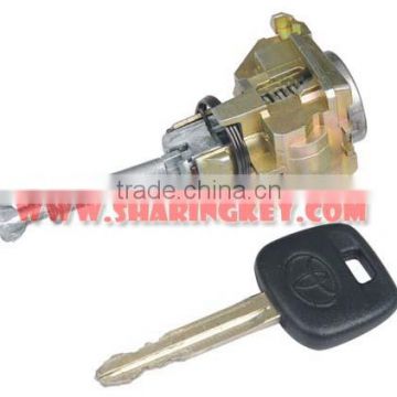 High quality Left Door Lock New Style for Toyota Camry