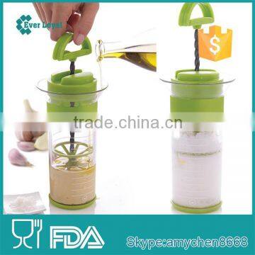 Mastrad Multi-Purpose Universal Salad Dressing Maker in Light Green/ Kitchen tools