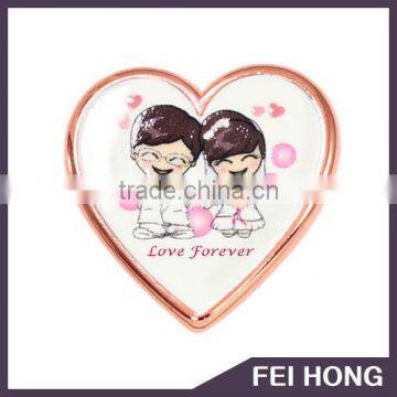 Customized wedding couple lovely heart shape digital-print pin for souvenir