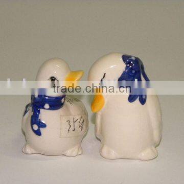 porcelain salt & pepper set