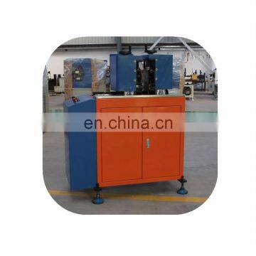 Automatic strip feeding machine for aluminum window and door