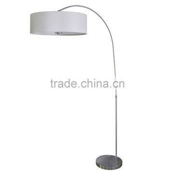 Floor lamp(Lampadaire/Una lampara) in satin steel finish with 22" creme bruler weave fabric lamp shade