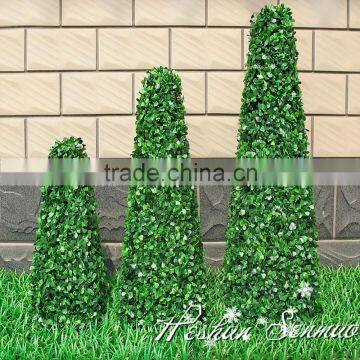 artificial grass tower artificial topiary boxwood sulpture for shopping mall showcase decoration