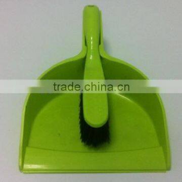 mini plastic brush and dustpan set