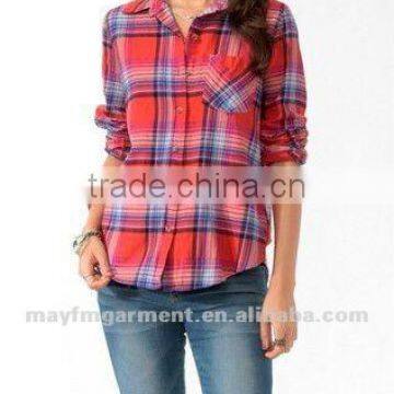 Relaxed trendy women in t shirt