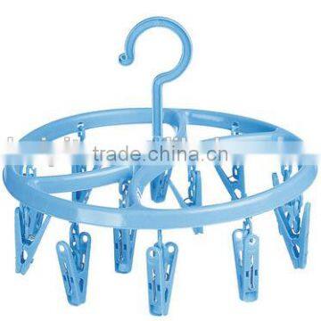 plastic expandable clothes hanger, round plastic hanger, plastic clotheshorse