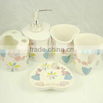 5pcs ceramic heart shape unique bathroom set