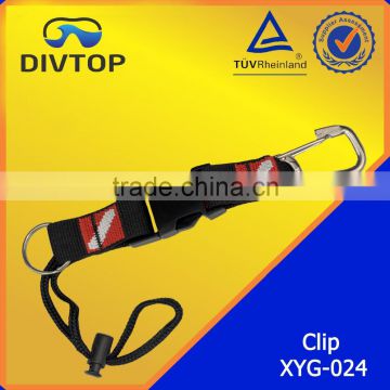 Diving accessory clips for diver