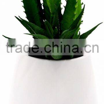 Desktop Flower Pot With USB Charger photo-3