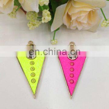 hot sell colorful peak triangle metal garment accessories sew on neckline or pin on or nail on clothing bags or shoes