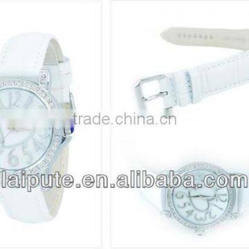 top high quality round love case diamond white wirst watch