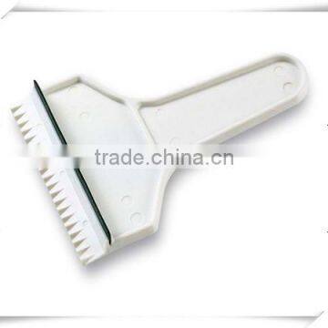 Promotion plastic best car ice scraper ice breaker is002