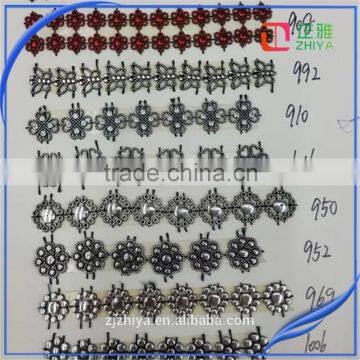 factory sale flower shape ss10 rhinestone palstic trimming