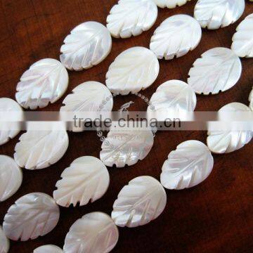 1 string 15inch 12x16MM kawaii white leaf natural sea shell beads,mother of pearl shell beads,about 15pcs per string 3021046