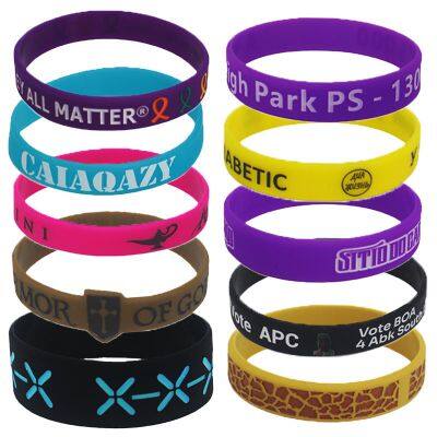 Promotional Glowing Customized Design Wear Resistant Rubber Wristband for Running Activity