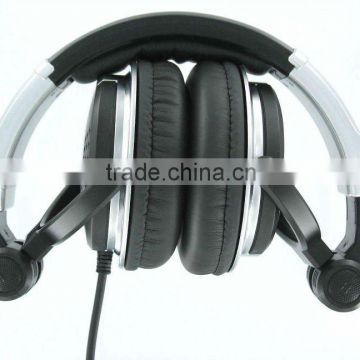 Headphone for DJ equipment