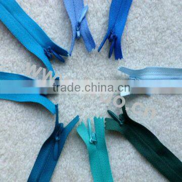 #3 nylon zipper with multi color tape