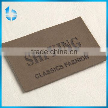 Hot Wholesale Dark grey quality leather label for boy's mountaineering wear