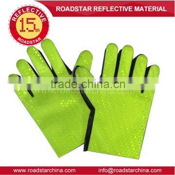 High brightness reflective traffic gloves