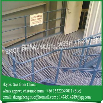 Anti slip serrated galvanized staircase steel grating stair treads