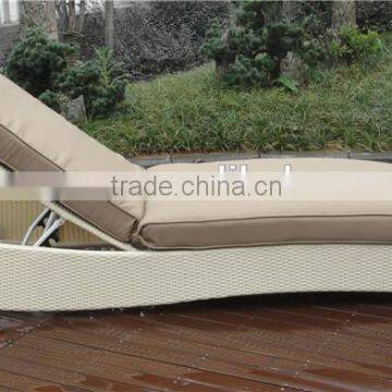 Rattan Sun Lounger photo-4