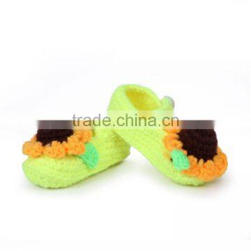 Beautiful Sunflower Free Crochet Shoes Pattern for Baby photo-5