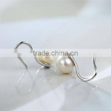 Wholesale 925 Elegant Pearl Half Hoop Silver Earring Hoop in Silver Jewelry photo-4