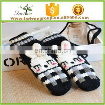 girl lovely acrylic knitted mittens with cartoon design