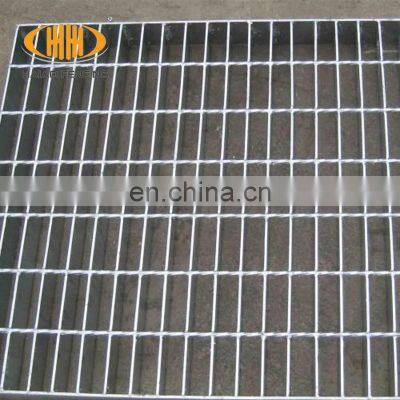 (ISO 9001)hot Dip Galvanized Serrated Steel Bar Grating Factory photo-3