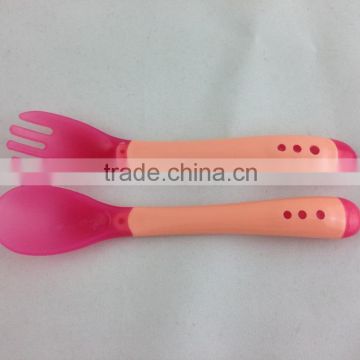 cheap price safe temperature baby feeding spoon and fork set