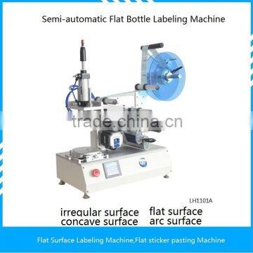 Semi automatic flat bottle/bag/pouch labeling machine flat surface printing machine for glass plastic jar box carton