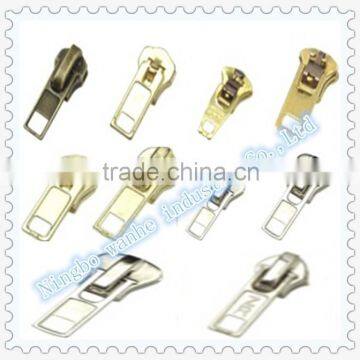 Nylon or metal zipper slider and puller with sqaure puller