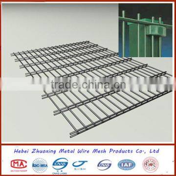 Double wire mesh fence