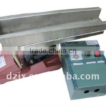 Electromagnetic feeder with remote controller