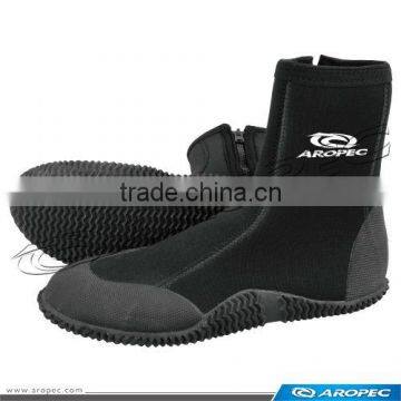 Skiff 5mm neoprene zipper boot