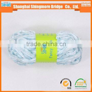 China supplier of novelty yarn hot wholesale 2016 new fashion chenille yarn for knitting scarf