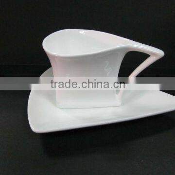 YF27009 cup and saucer