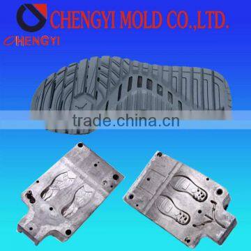 2014 top popular shoe sole injection molding