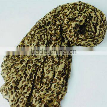 Crump leopard printed fashion polyester scarf