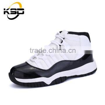 Sell like hot cakes classic fashion sports leisure high basketball shoes for men