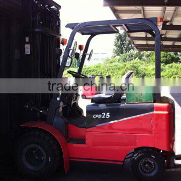 2000kg Four-Wheel Cheap DC/AC Electric Forklift CPD20 photo-3