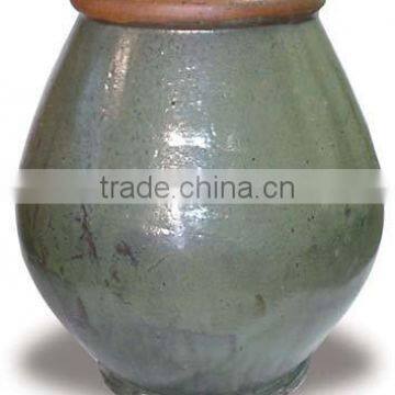 Outdoor urn planter,