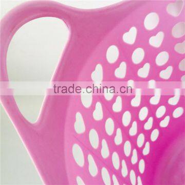 Heart Shape Hollow-out Laundry Basket photo-4